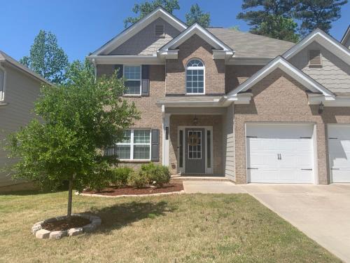Decatur Casa | Private, quiet, immaculate bachelor pad with free parking on site