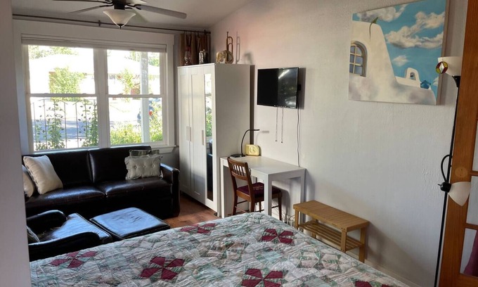 Martin Acres Apartamento | Private, quiet, midtown, 1st floor studio close to CU.
