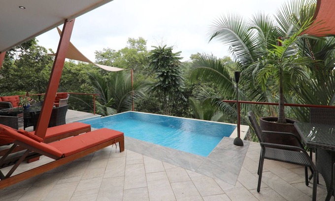 Valle Pura Vida Casa | Retiro privado de la selva tropical Canopy Vistas de monos y guacamayas rojas