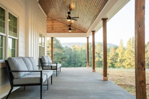 Summerville Casa | Private Retreat! Pool, Hot Tub, Awesome Views, Washer & Dryer, Wi-Fi, Near Rome, GA