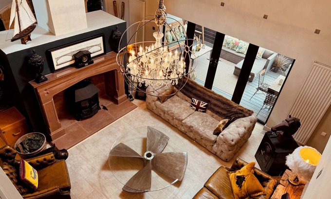 Eaglesfield Casa | Private Riverside Country Retreat with Hot Tub & Pizza Oven