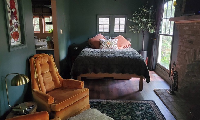North Chesterfield Casa | Private Romantic Bungalow for Artists & Writers, 7 Mins to Downtown Richmond,