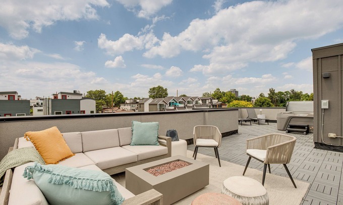 West Colfax Casa | Private Rooftop w/360-Degree View: Denver Home