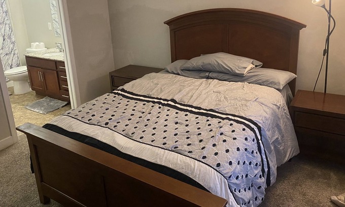 Elkridge Apartamento | Private Room and Bath Elkridge MD. Only Kitchen and living room area are shared