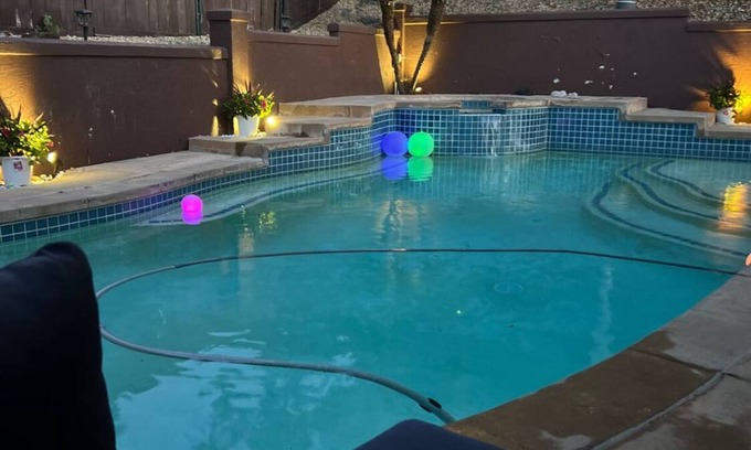 Country Club Casa | Private Room available in 3 bedroom house with Pool and Jacuzzi