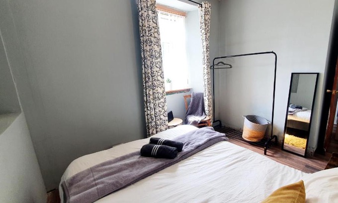 Dunblane Casa | Private Room in Beautiful Village