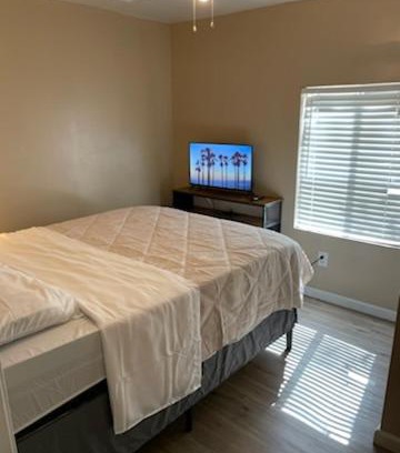 Garfield Casa | PRIVATE ROOM IN DOWNTOWN FULL KITCHEN and BATHROOM shared ARTS RooSEVELT ROW CONVENTION CENTER STADIUMS ASU DOWNTOWN PHOENIX