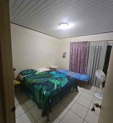 Faaa Casa | Private Room in our Home Stay by Kohutahia Lodge, 7 min by car to airport and town