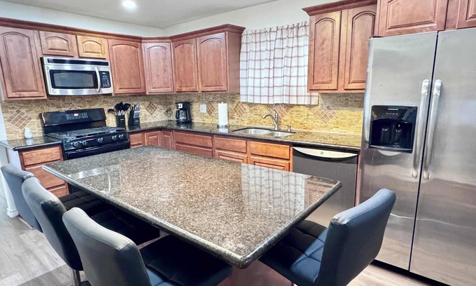 Port Arthur Casa | Private Room in Spacious 4 BR Home for Professionals
