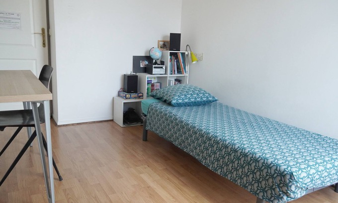 Saint-Denis Cama Y Desayuno | Private room -single bed in appartement to share- 20 Minutes from Paris