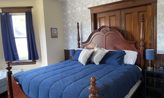 West Creek Cama Y Desayuno | Private Room w Full Bath near LBI Long Beach Island West Creek Tuckerton Venues