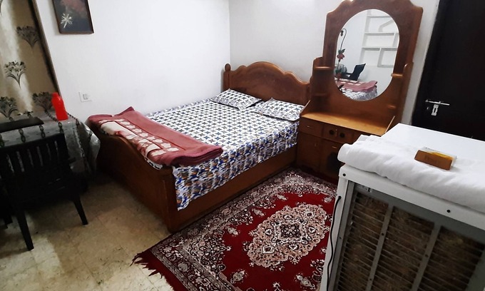 Mehdipatnam Casa | Private room with attached bathroom