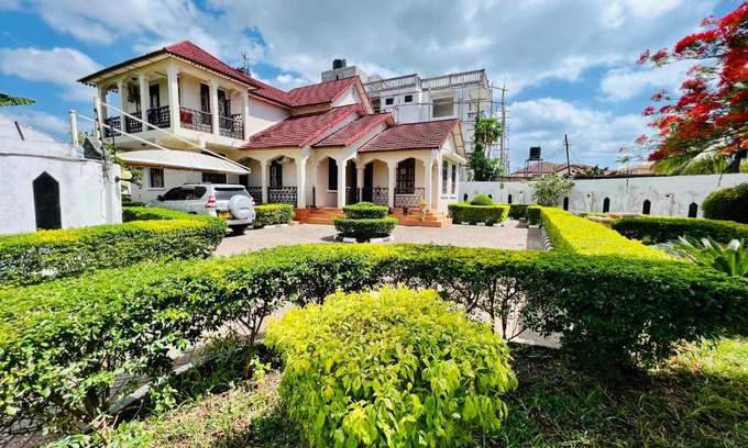 Chukwani Casa | Private Room with Garden Oasis