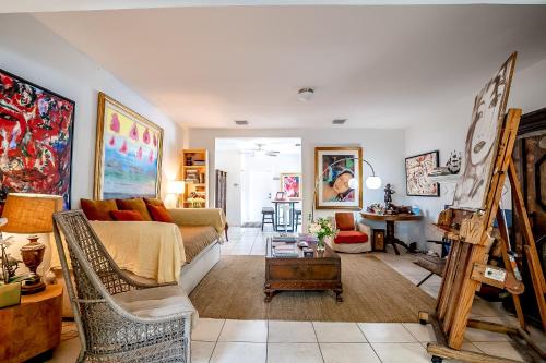 Buena Vista Casa | Private Rooms at Miami, Buena Vista with Parking