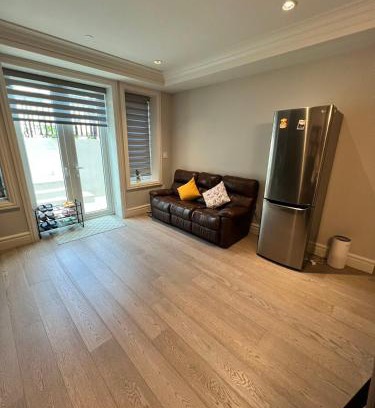 West Point Grey Casa | Private Rooms in Vancouver West