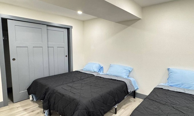 Barnum West Apartamento | Private Rooms near Downtown Denver & Sloan’s Lake (Room #3)