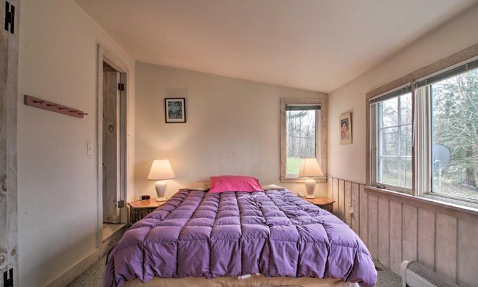 Londonderry Casa | Private Rustic Home - 6 Mi to Bromley Mountain!