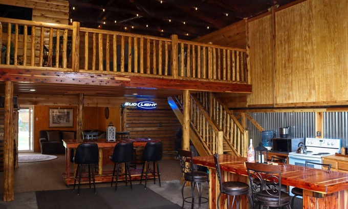 Stow Cabina | Private Rustic Venue with Cabins