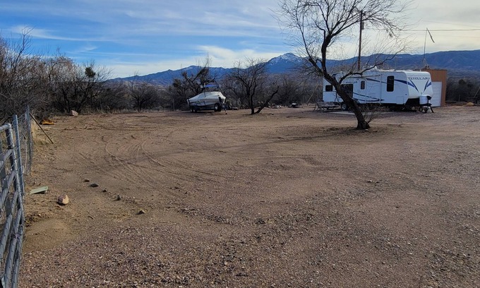 Tonto Basin Alquiler De RV | Private RV/Camper site in Tonto Basin for a relaxing getaway. 3 mi. to boat ramp