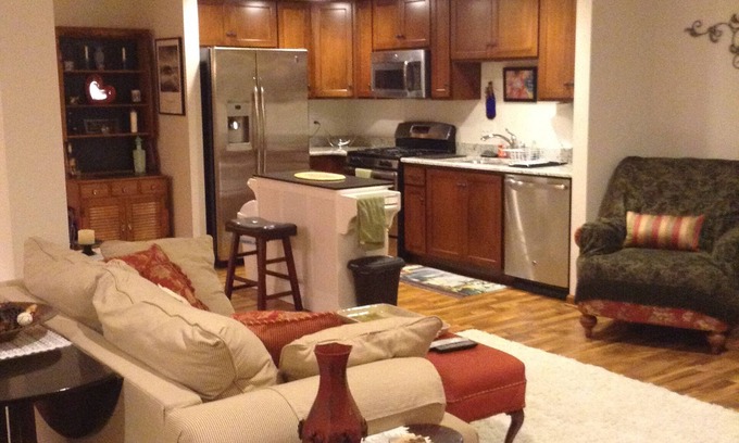 Wheaton Apartamento | Privado separado 1000sf. apartamento de la casa