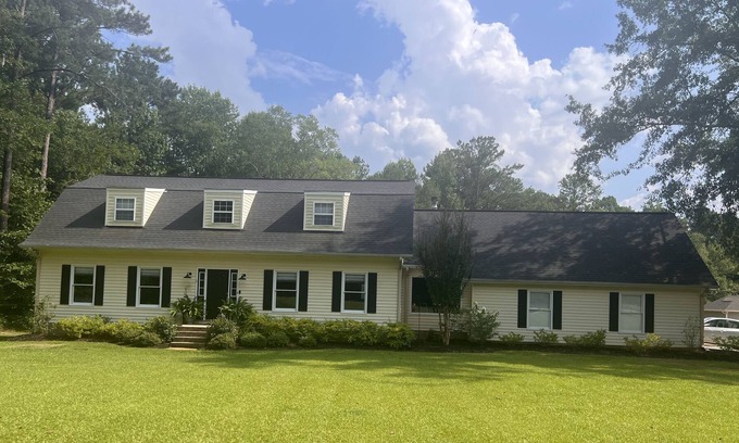 Northport Casa | Private setting with pool 14 mi from downtown Tuscaloosa / Bryant Denny Stadium