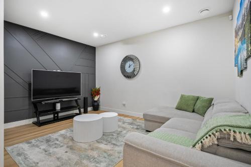 Symons Valley Apartamento | Private Sherwood Suite by Park
