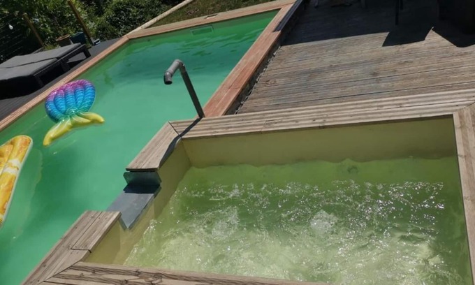 Gap Cama Y Desayuno | Private shower room, WC and entrance. spa sauna and swimming pool