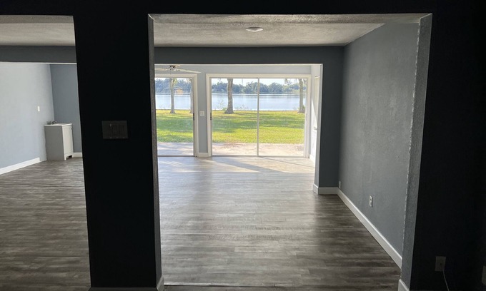 Lake Magdalene Casa | Private Ski Lake House in heart of Tampa