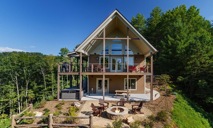 Bryson City Cabina | Private Smoky Mountain destination Above the Clouds