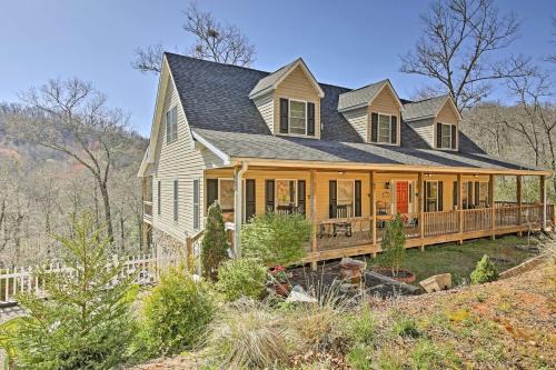 Franklin Casa | Private Smoky Mountain Home with Porch and Peak Views!