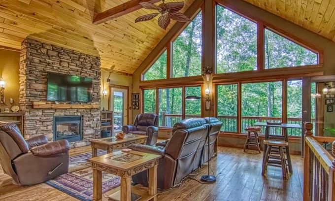 Hayward Casa | Private, spacious cabin with wrap-around deck, chef's kitchen, fireplace, & AC