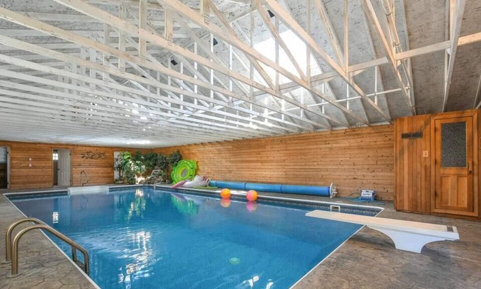 Carver Casa | Private Spacious Country Estate Guesthouse ★ Pool★ Sauna ★Game Room ★