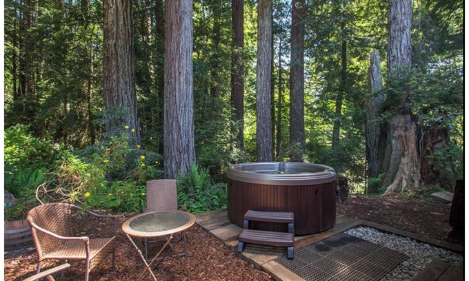 Westhaven-Moonstone Casa | Private & Spacious *Hot Tub* In the Redwoods