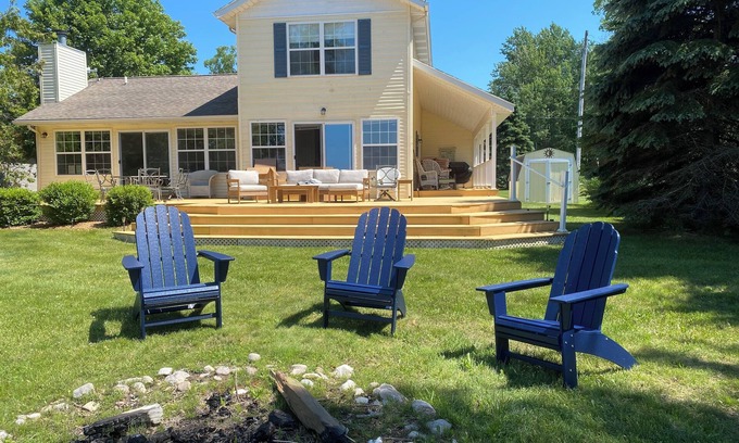 Arcadia Casa | Private, spacious lake house 3BR 2.5 bath, amazing sunsets, NEW listing!