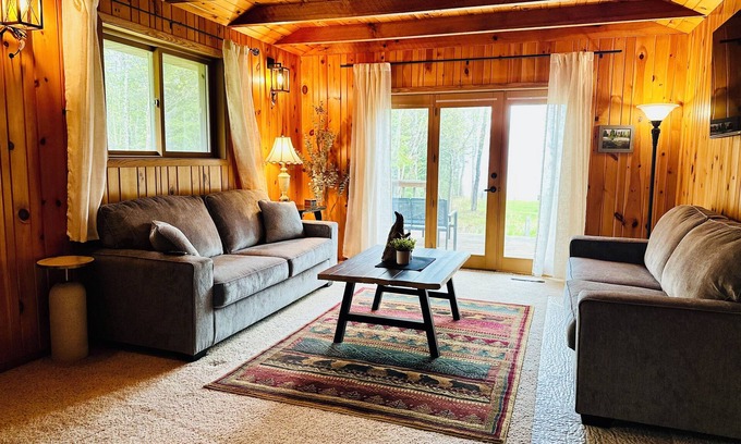 Herbster Casa | Private & Spacious Lake Superior Lakefront Stay W/ Stunning Views