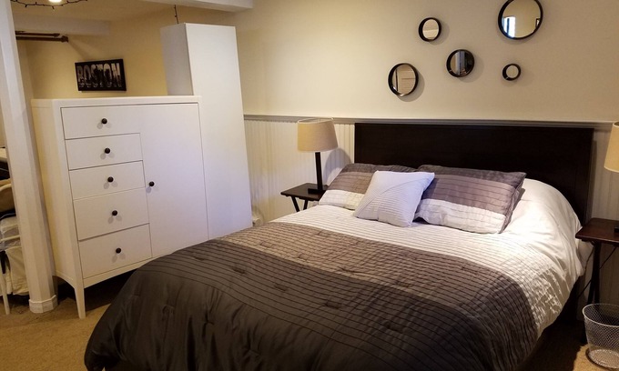 Reading Apartamento | Suite privada, espaciosa, entrada privada, cerca de Boston