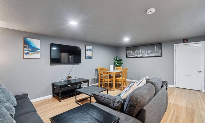 Irving Casa | Private Stay/Patio,Kitchen/parking/DFW