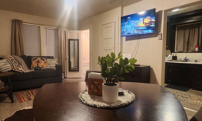 San Angelo Casa | Private Studio: Cozy & Efficient