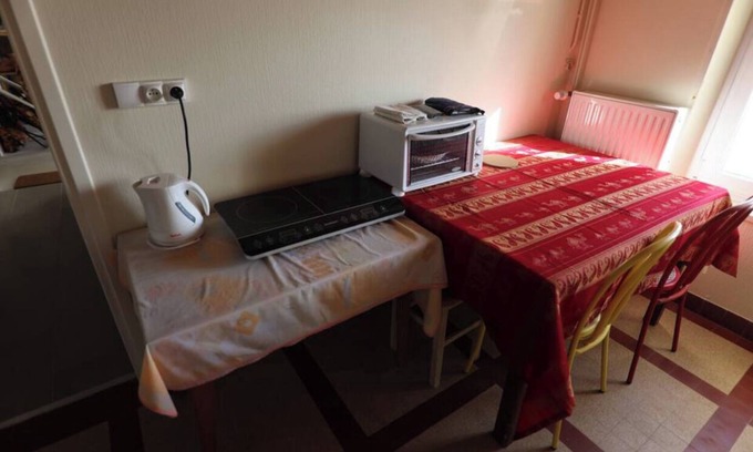 Lanildut Apartamento | "Private studio – GR34 & sea at the end of the garden"
