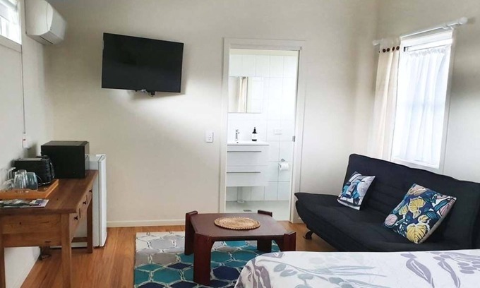 Mullumbimby Apartamento | Nuevo estudio privado: dos minutos a pie de la ciudad.