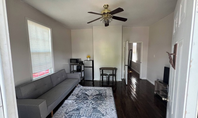 Seventh Ward Cama Y Desayuno | Private Suite- Located near Gentilly and Downtown