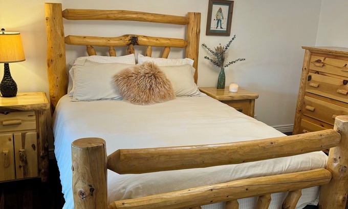 Monument Casa | Private Suite with Hot Tub - 8 Miles from the Air Force Academy!