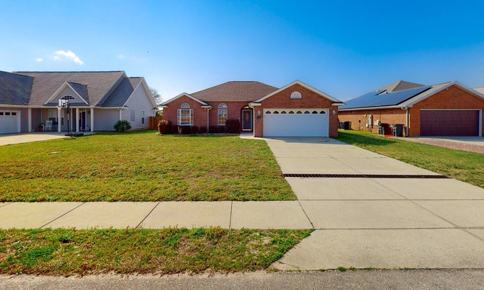 Cedar Grove Casa | Private sunny stay with an enclosed yard
