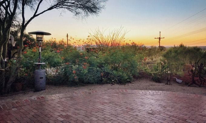 Suffolk Hills Casa | Private SW Guesthouse- NW Casas Adobes