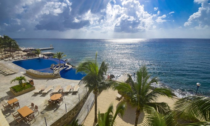 Colonia Andrés Condominio | Private Terrace with Ocean Views!