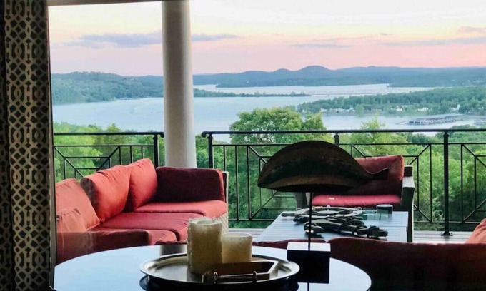 Branson West Casa | PRIVATE Table Rock pool / hot tub/ golf 16ppl