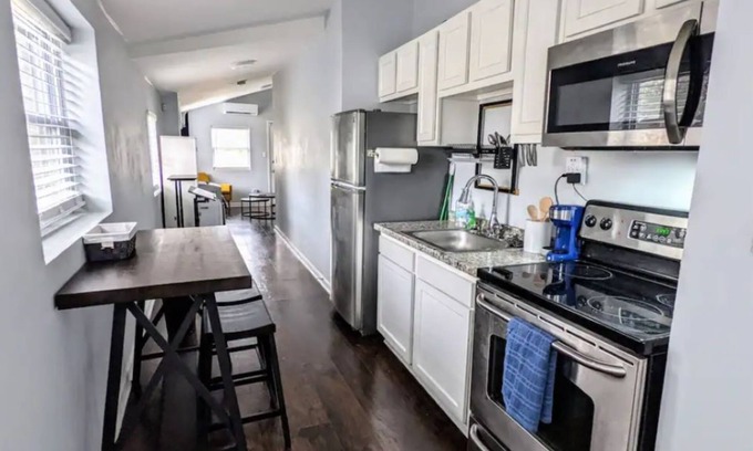 North Charleston Casa | Private Unit In Charleston's Black House