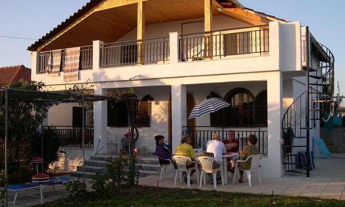 Nea Iraklia Casa | Private vacation home by the sea with a beautiful garden in a quiet location