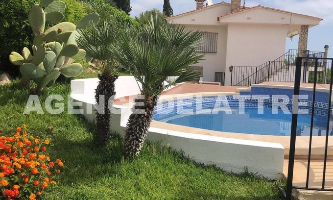Peñíscola Chalet De Esquí | Villa privada con piscina, 4 dormitorios, 2 baños, aire acondicionado