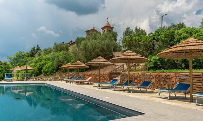 Monte Antico Villa | Casa de vacaciones privada con WIFI, piscina privada, A/C, TV, patio, vista panorámica